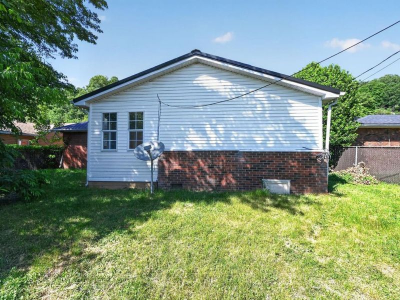 1752 Waldo Drive, Ironton, OH 45638 Photo 2