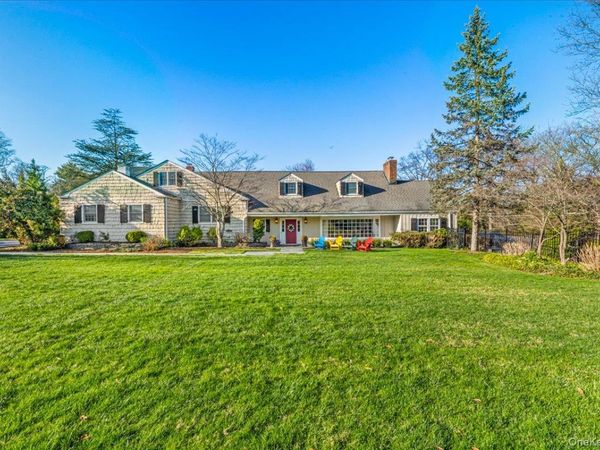 100 Elderfields Road , Manhasset, NY 11030