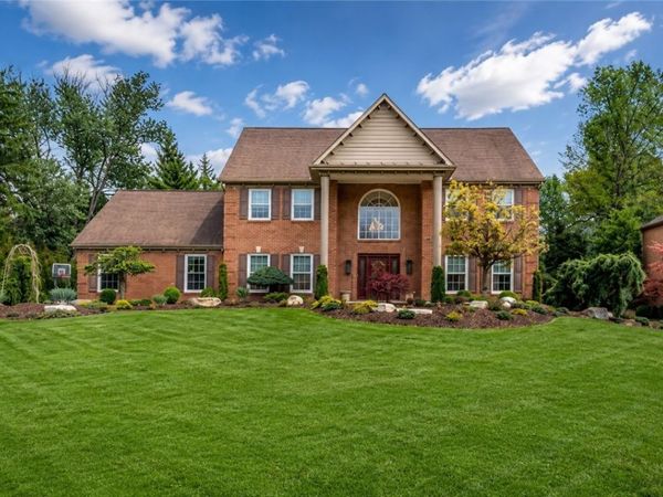 209 Redwood Dr, Venetia, PA 15367