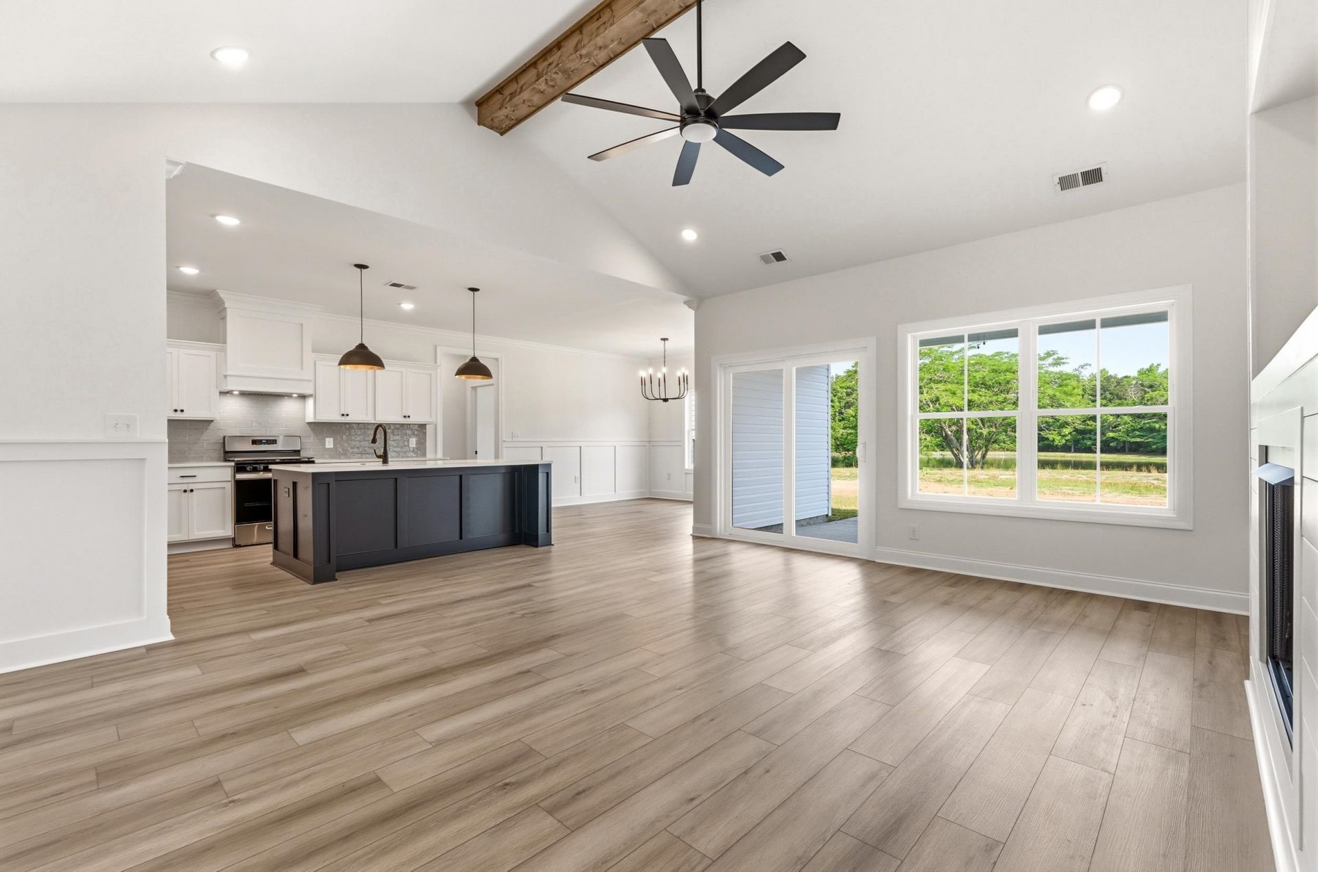 1035 Martin Ln.  Photo 11