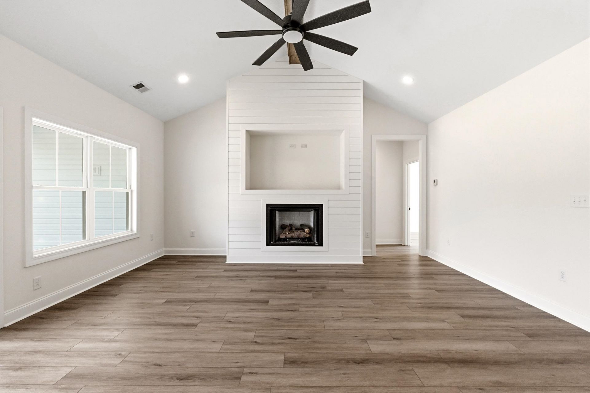 1035 Martin Ln.  Photo 12
