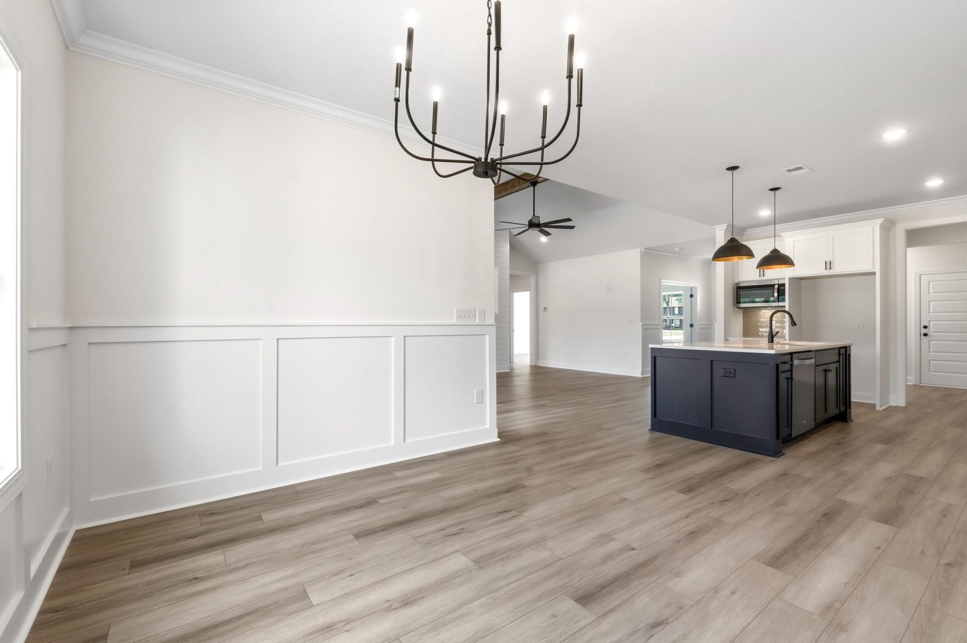 1035 Martin Ln.  Photo 13