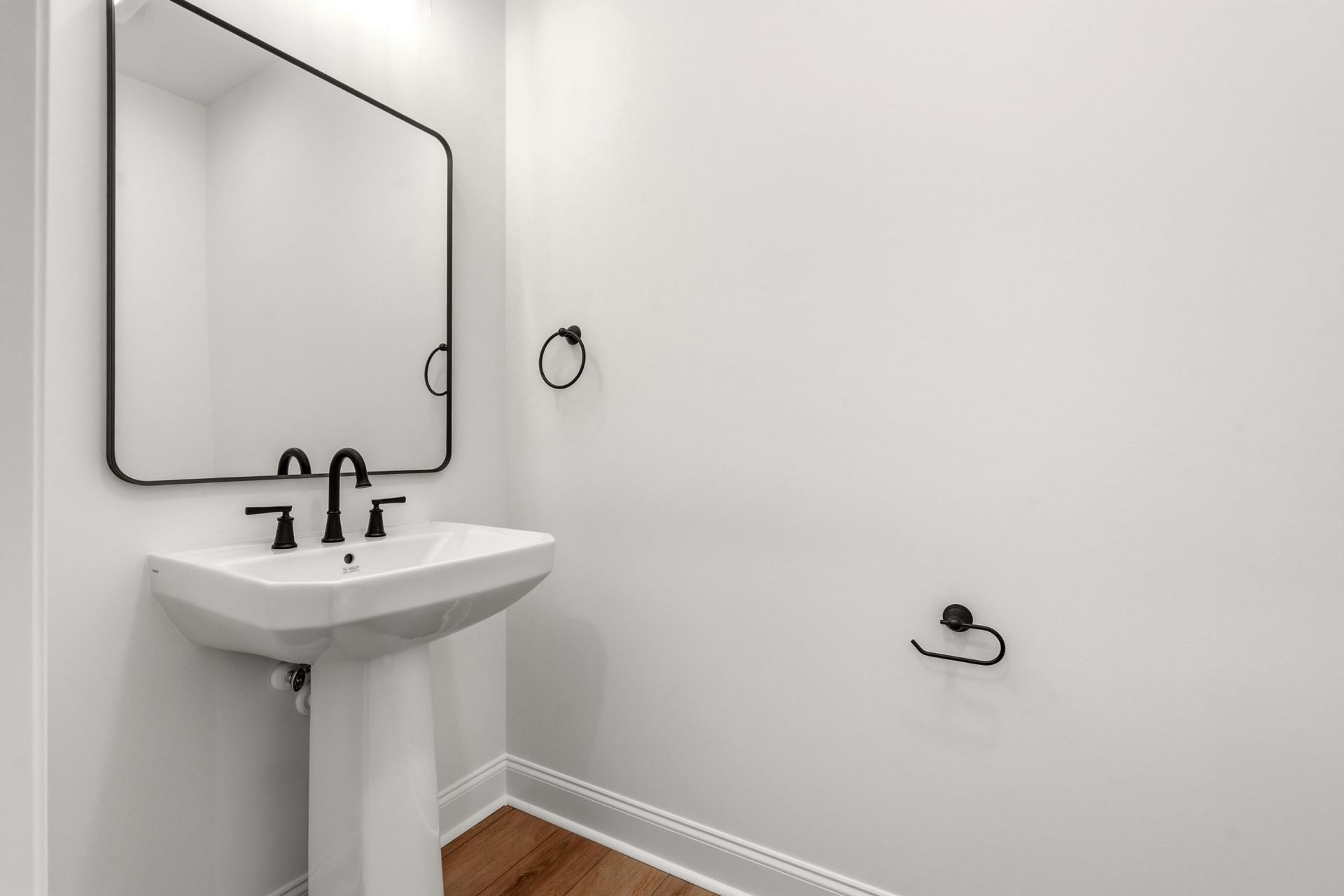 1035 Martin Ln.  Photo 28