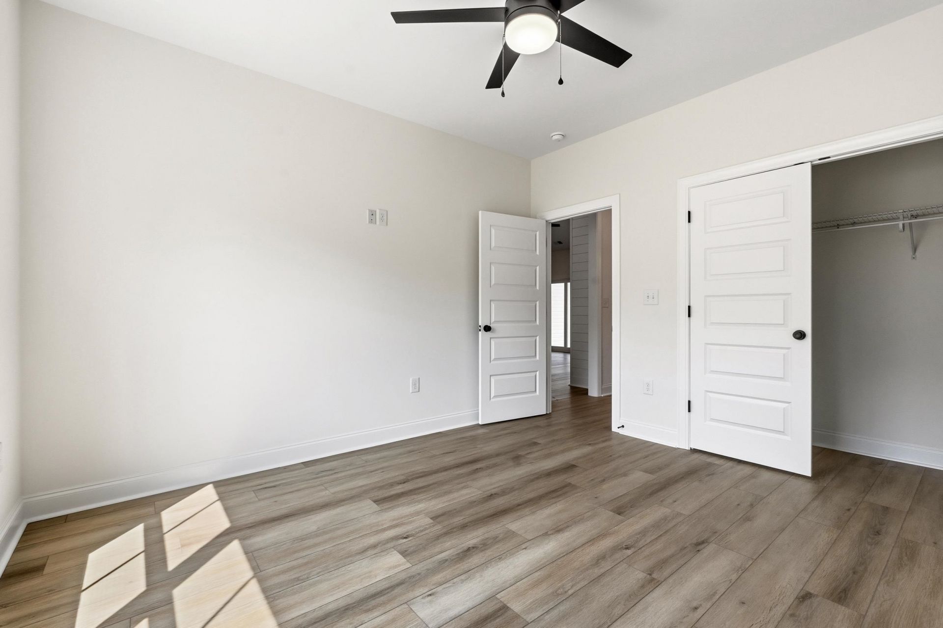 1035 Martin Ln.  Photo 33