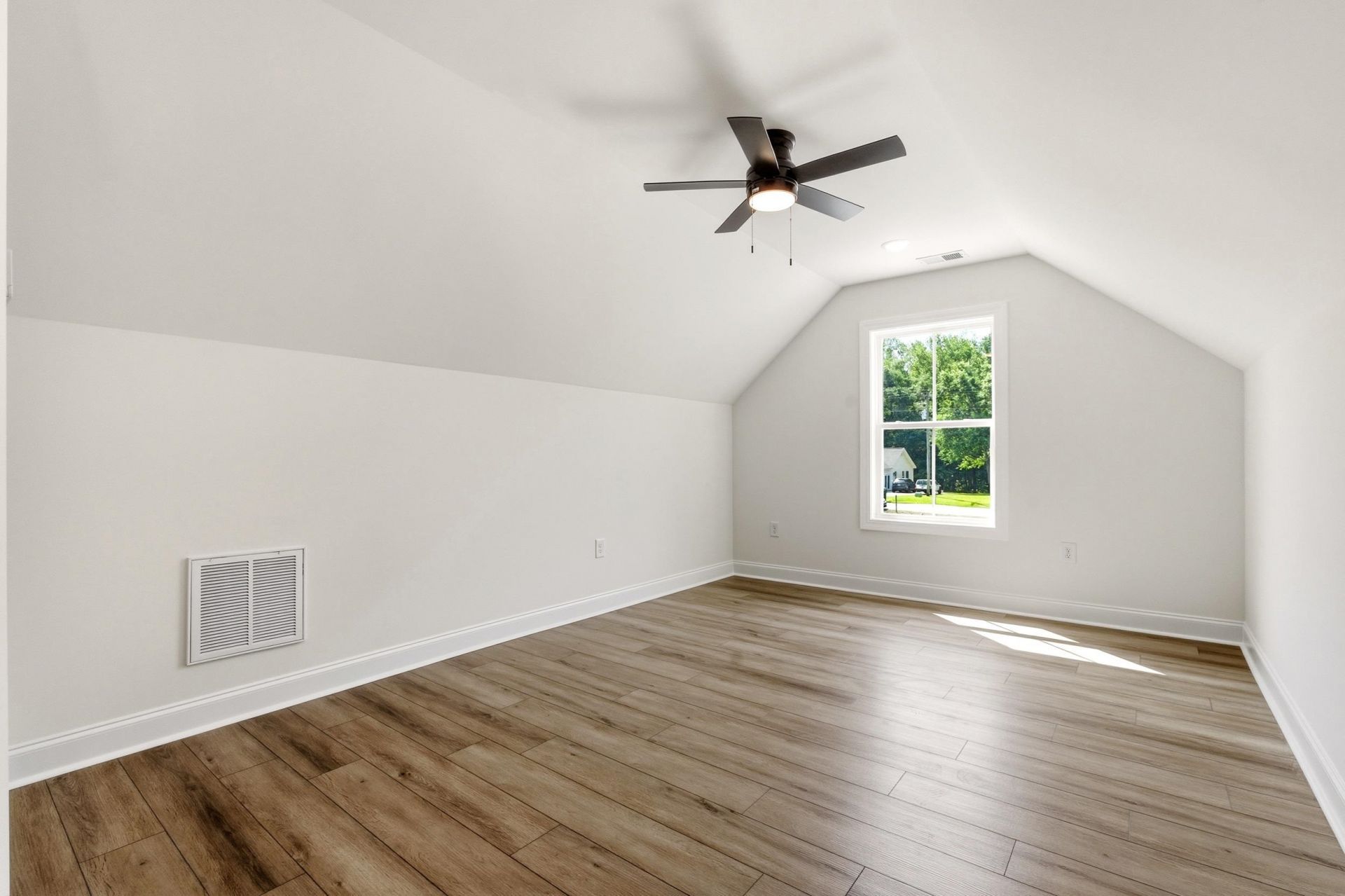 1035 Martin Ln.  Photo 36
