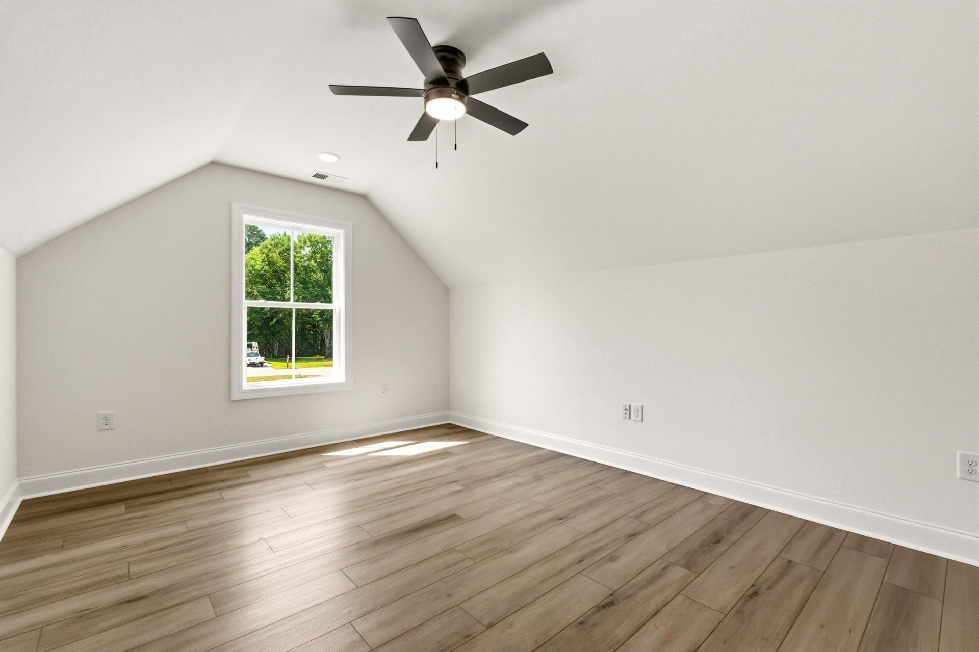 1035 Martin Ln.  Photo 37