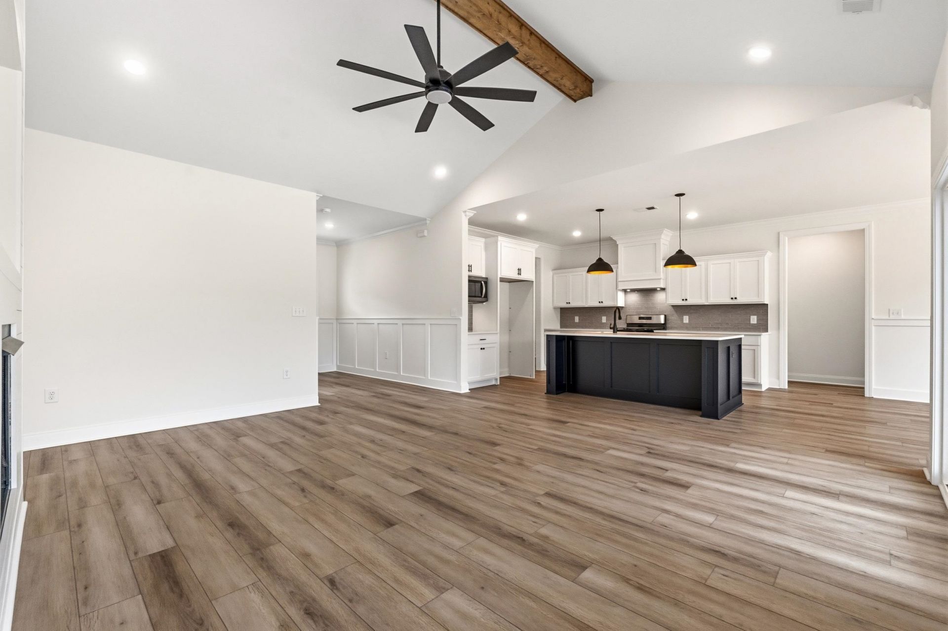 1035 Martin Ln.  Photo 9