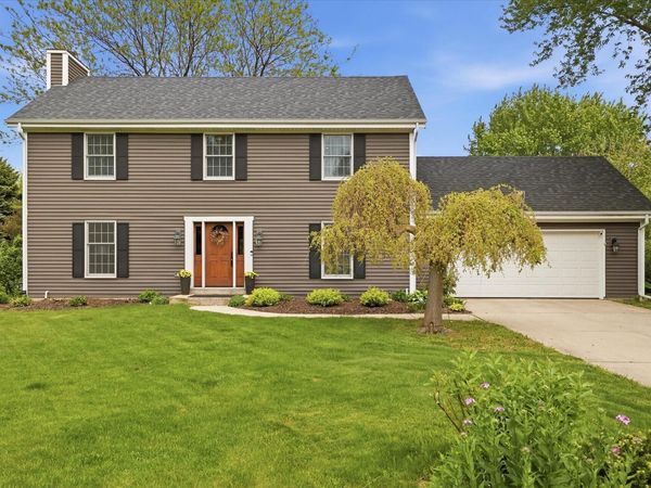 660 Weidman Ct, Cedarburg, WI 53012