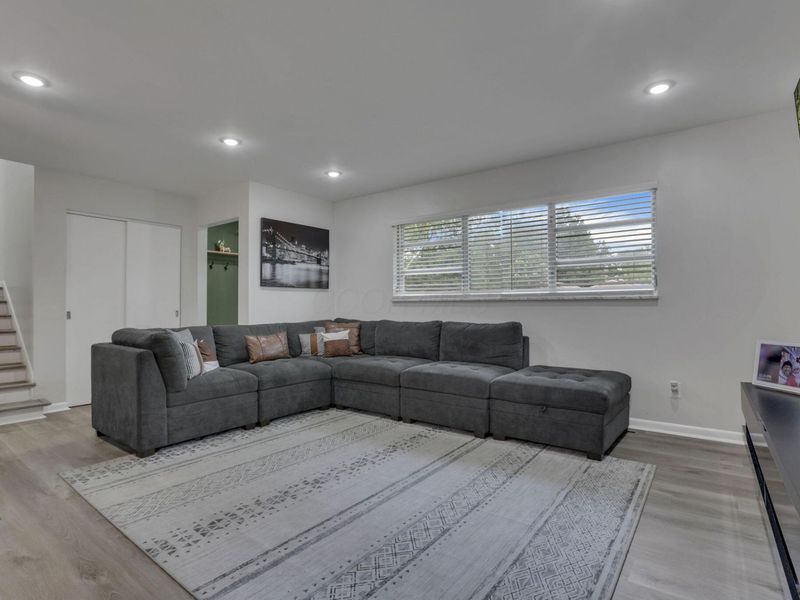 1053 Carrousel Drive E, Reynoldsburg, OH 43068 Photo 7
