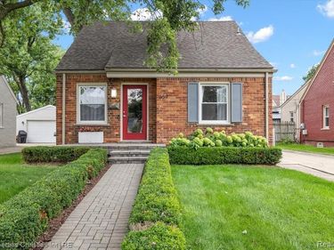 559 E Southlawn Boulevard, Birmingham, MI 48009
