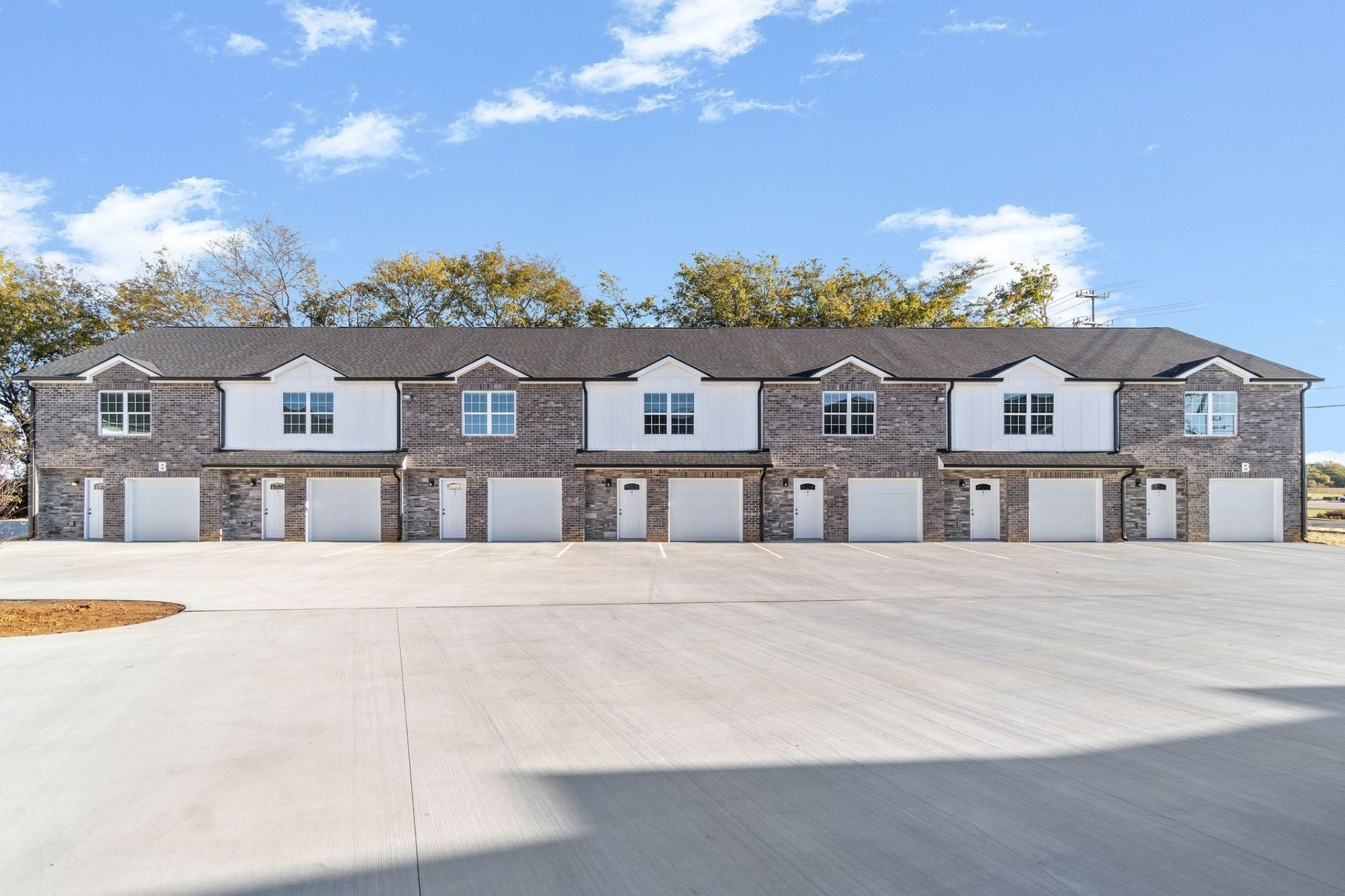 2186 Peachers Mill Rd Unit B6, Clarksville, TN 37042 Main Photo