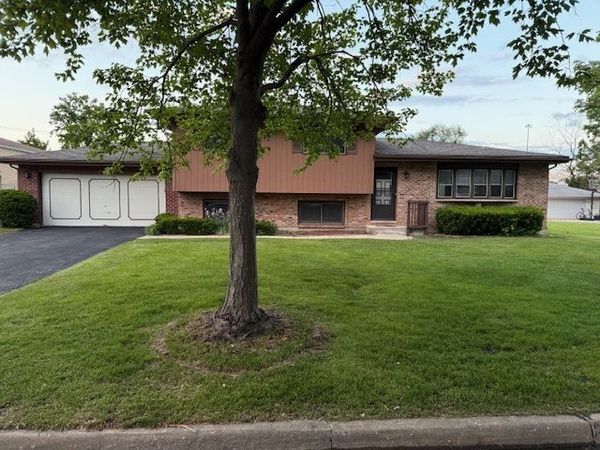 253 W Kimbell Avenue , Elmhurst, IL 60126