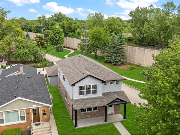 7630 W 66th Street, Bedford Park, IL 60501