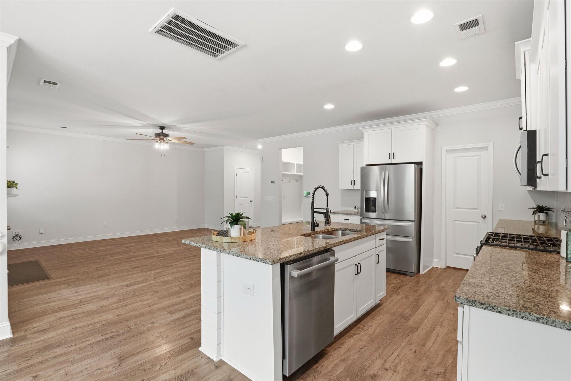 100 Windmere Drive Photo 10