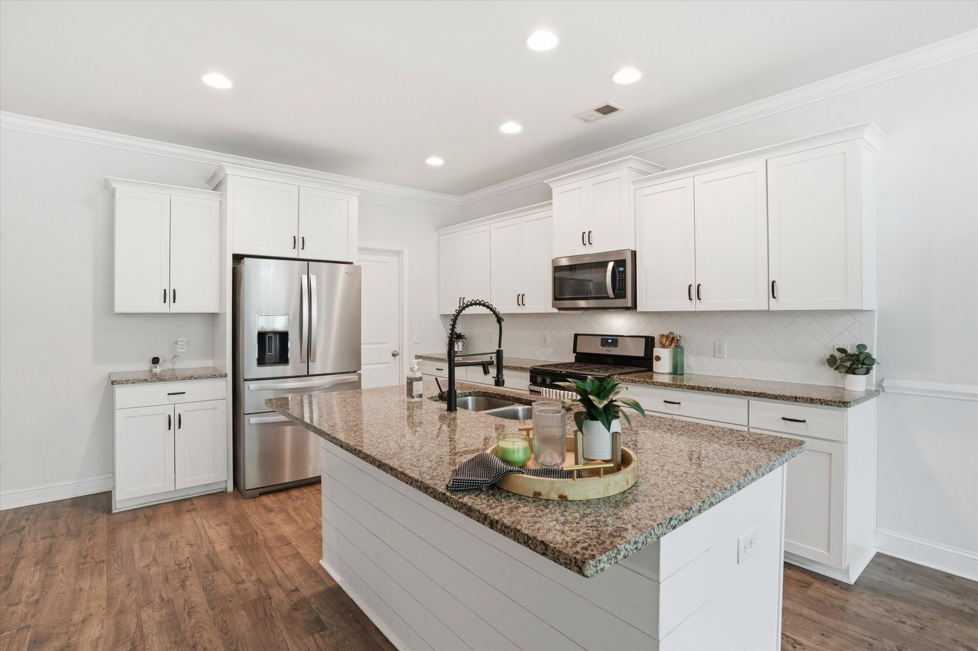 100 Windmere Drive Photo 11