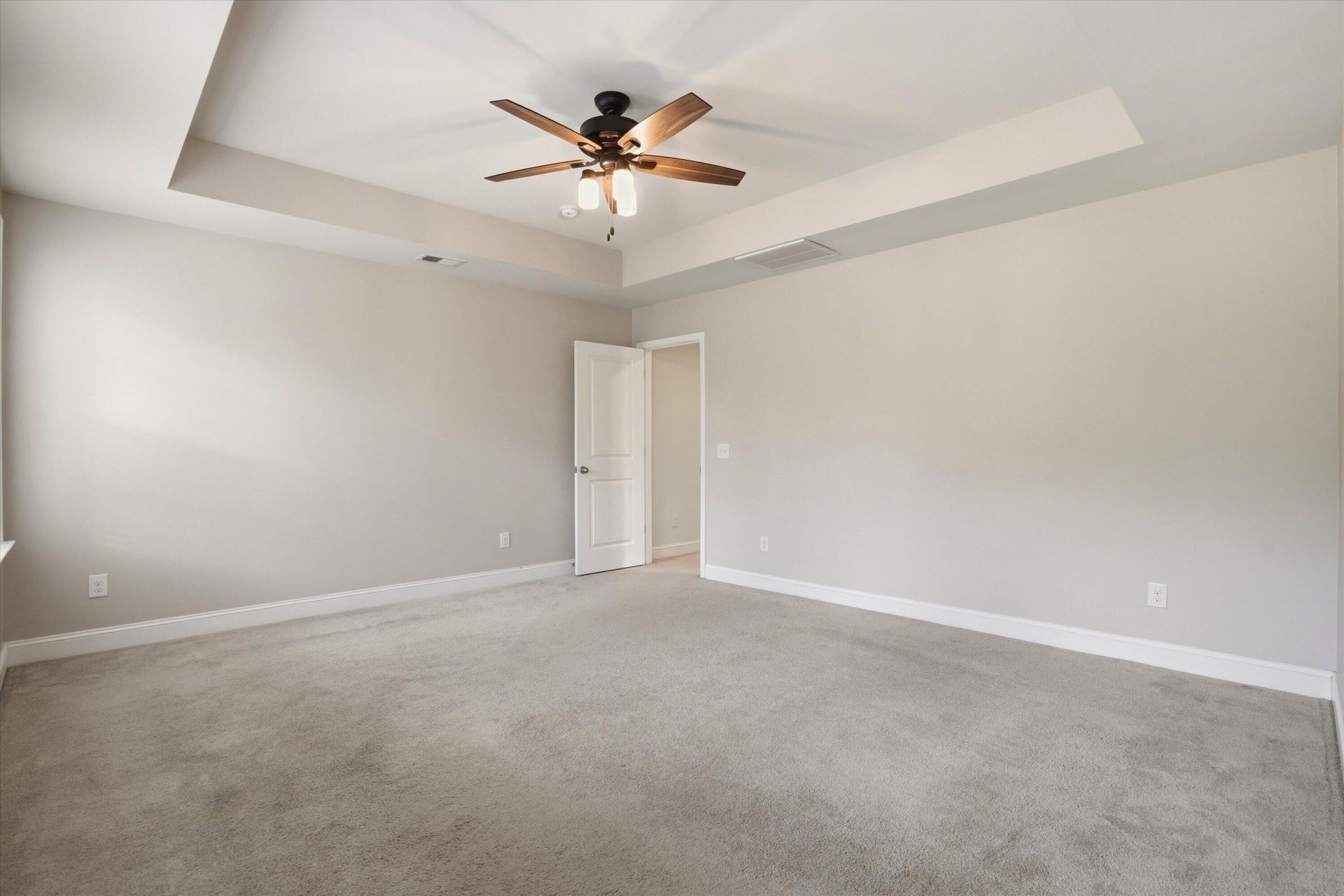 100 Windmere Drive Photo 20