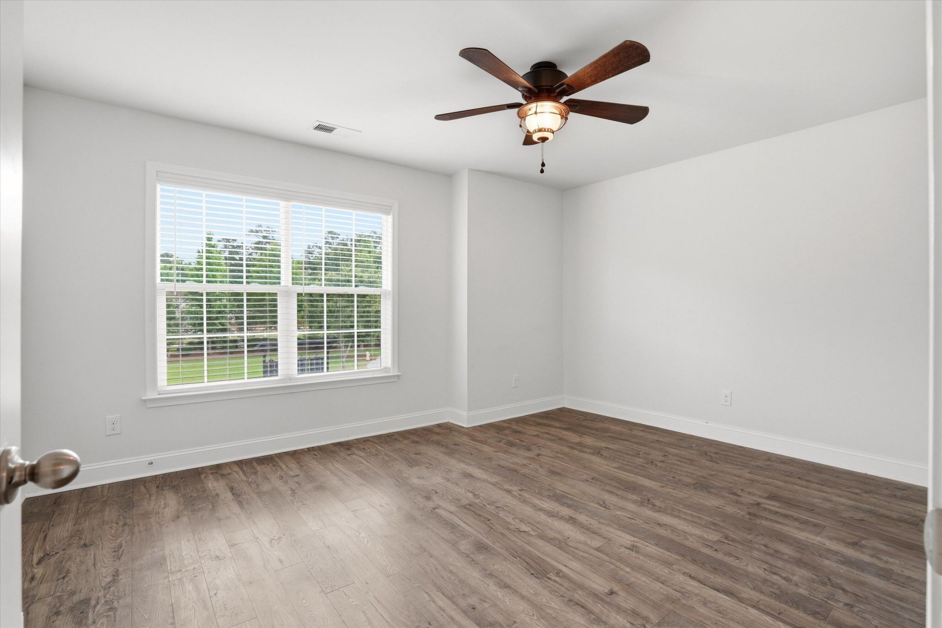 100 Windmere Drive Photo 25