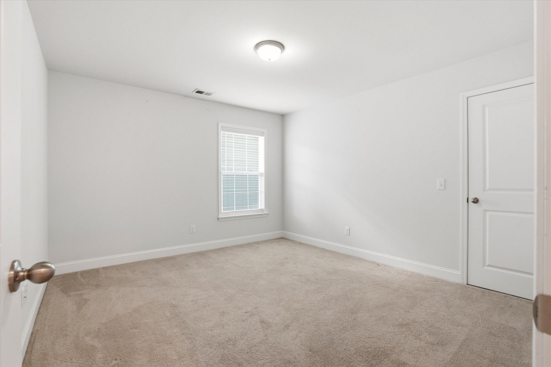 100 Windmere Drive Photo 27