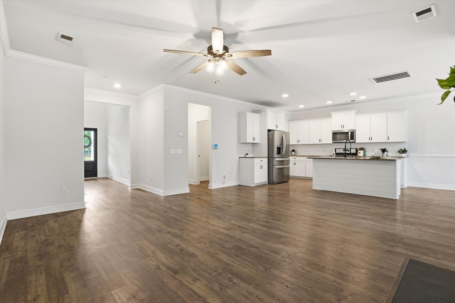 100 Windmere Drive Photo 5