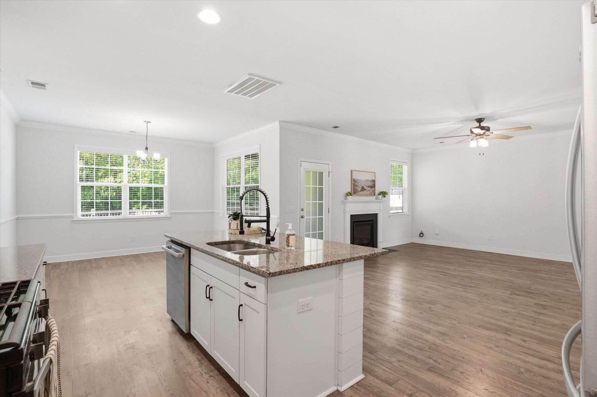 100 Windmere Drive Photo 8