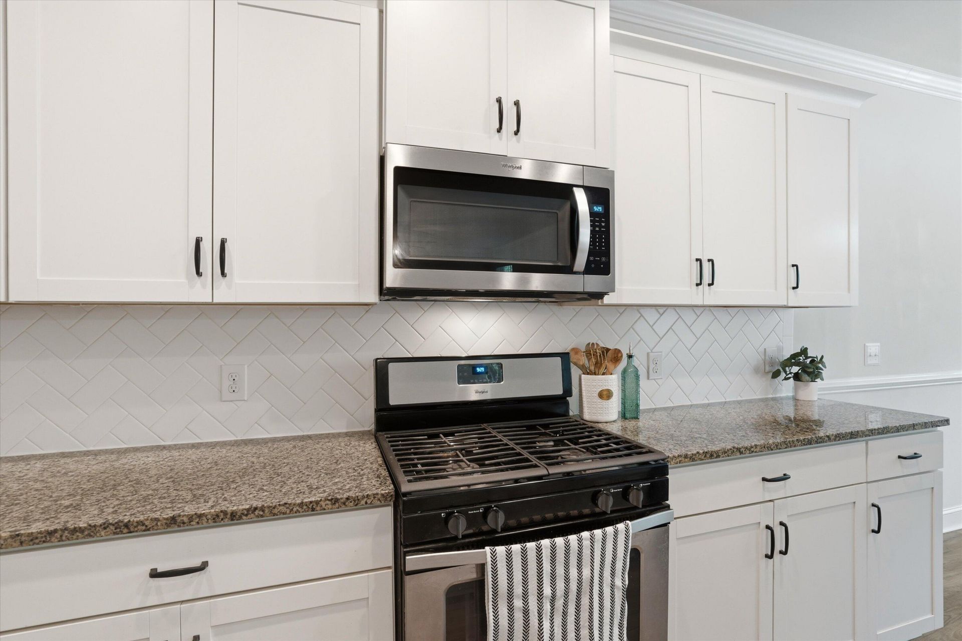 100 Windmere Drive Photo 9