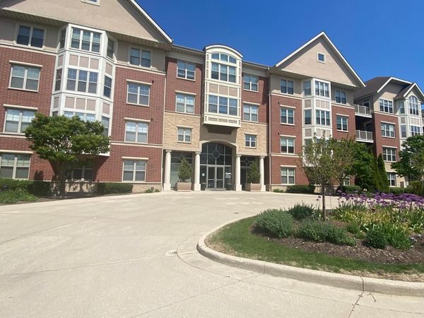 4110 S Lake DRIVE, Unit 244, Saint Francis, WI 53235