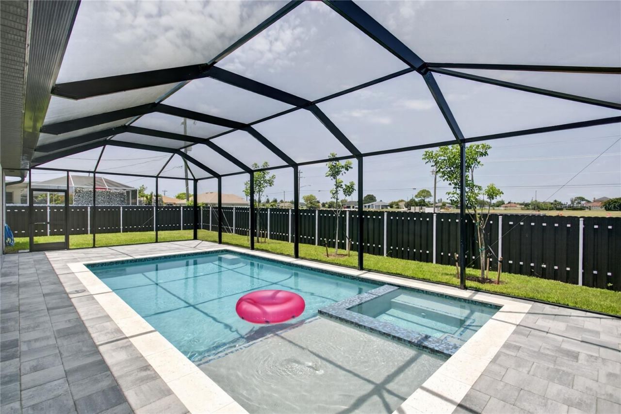 819 SW 16th Terrace, Cape Coral, FL 33991 Photo