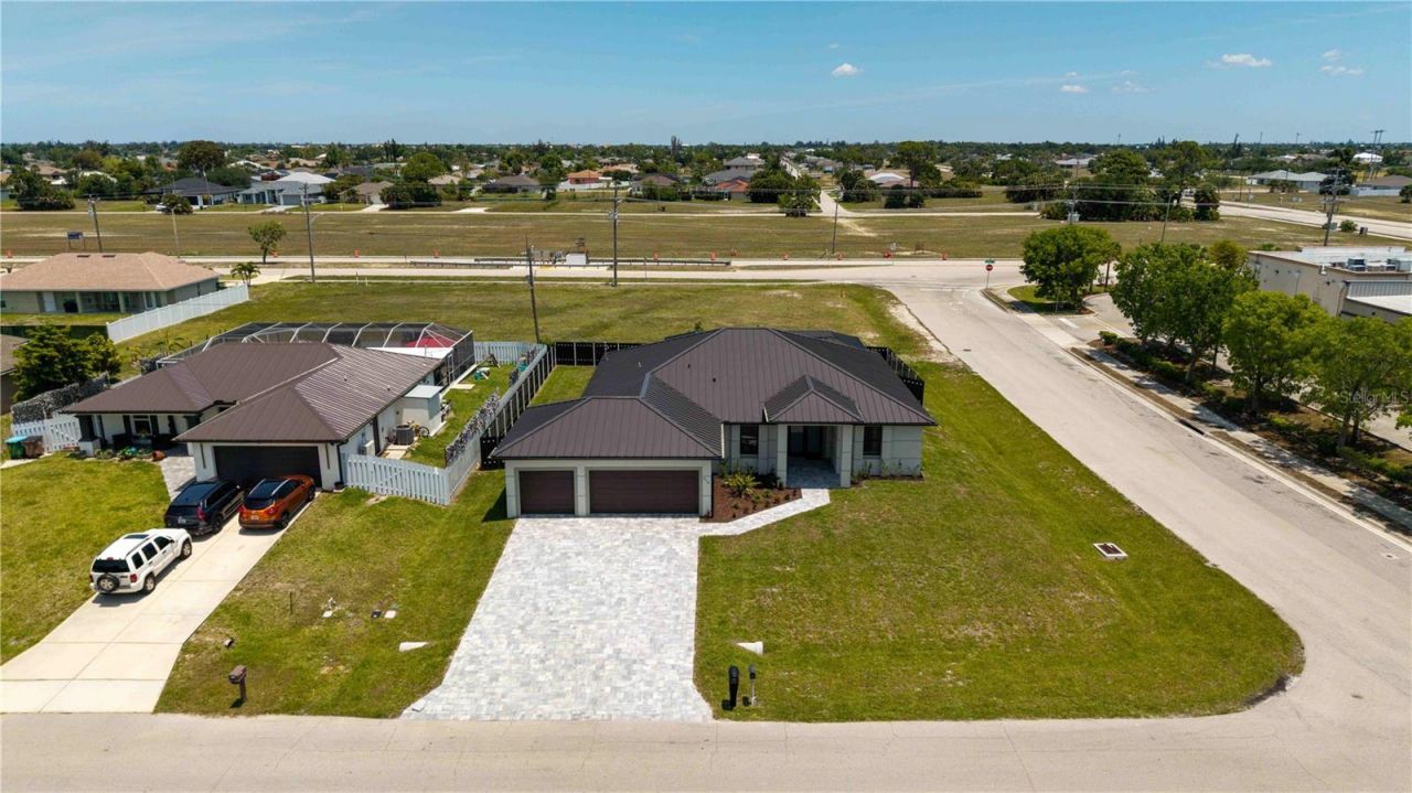 819 SW 16th Terrace, Cape Coral, FL 33991 Photo