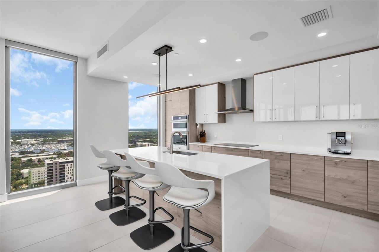 301 1st Street S, Unit 2501, Saint Petersburg, FL 33701 Photo