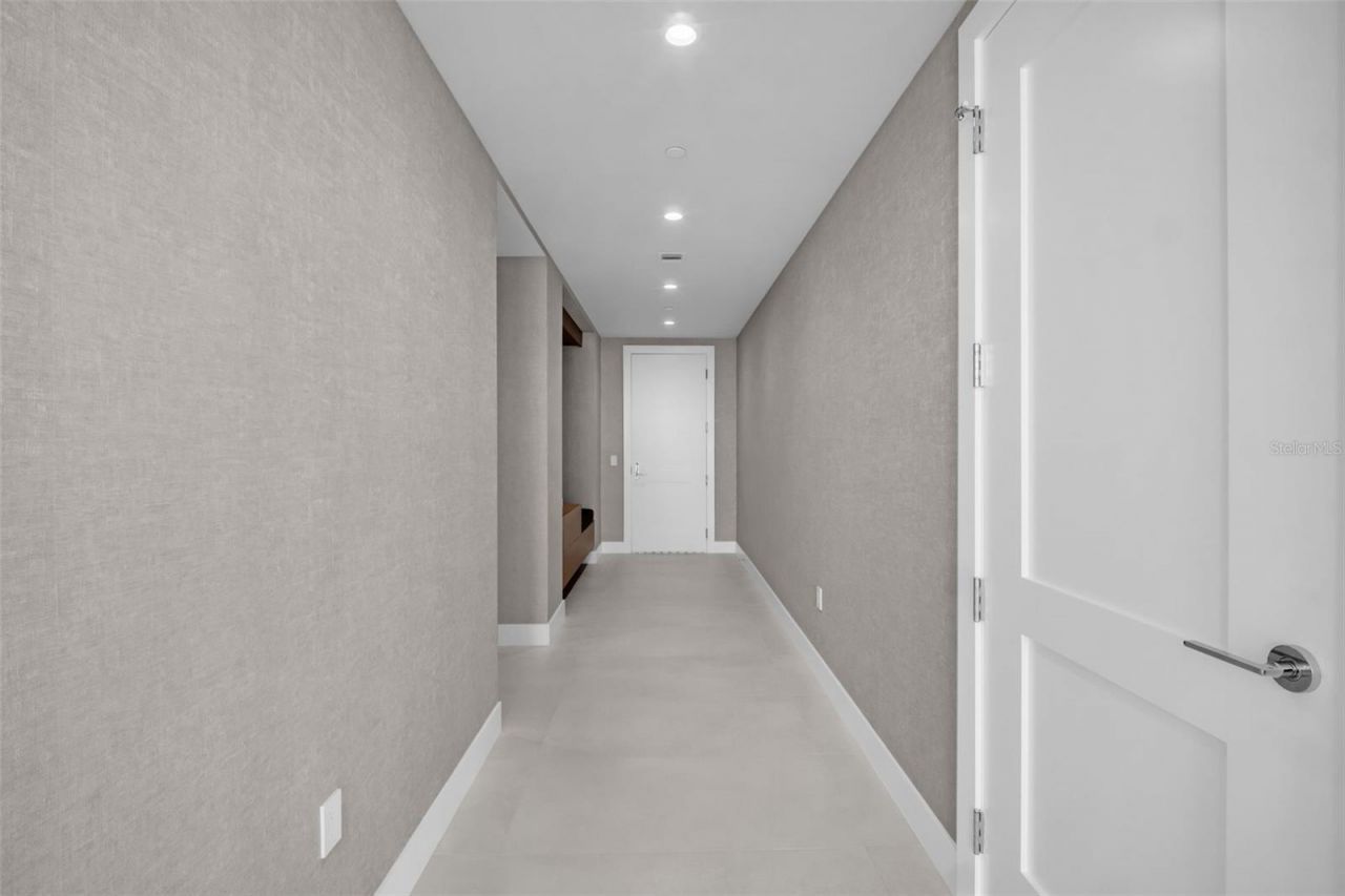 301 1st Street S, Unit 2501, Saint Petersburg, FL 33701 Photo