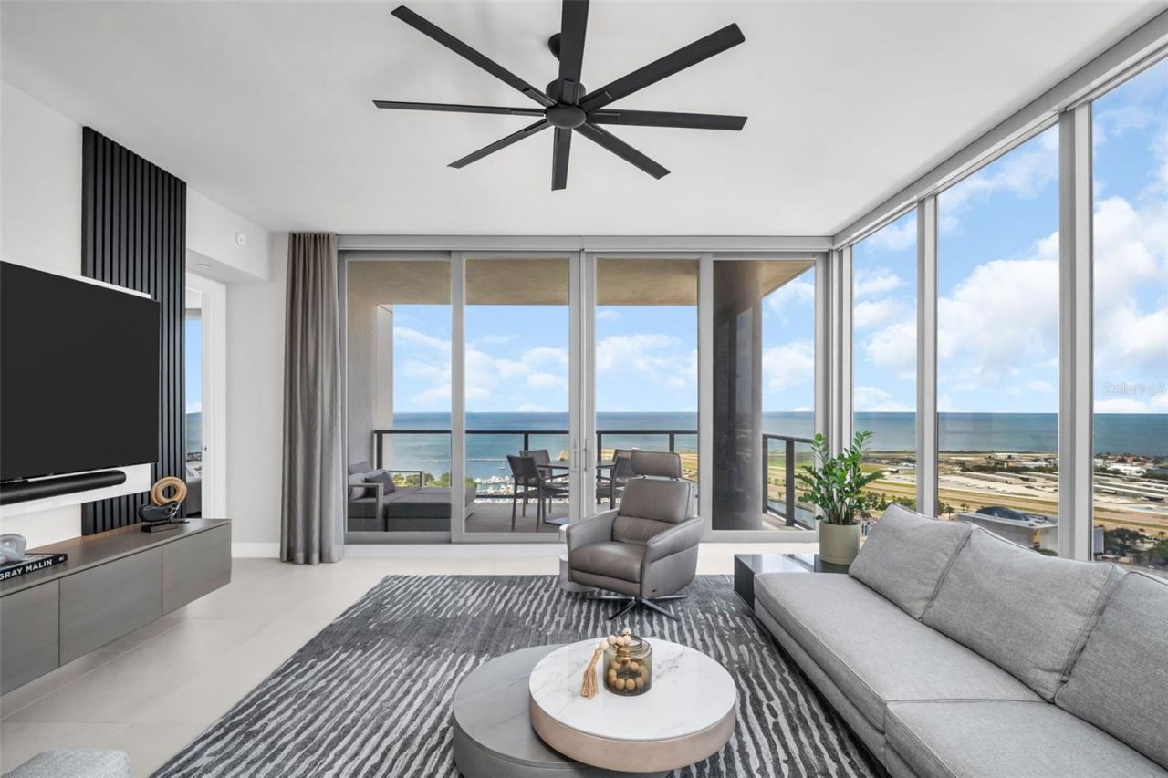 301 1st Street S, Unit 2501, Saint Petersburg, FL 33701 Photo