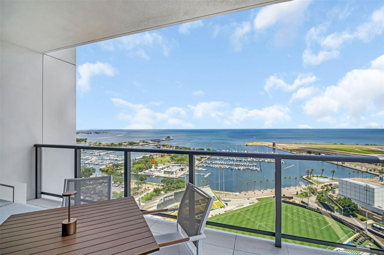 301 1st Street S, Unit 2501, Saint Petersburg, FL 33701 Photo