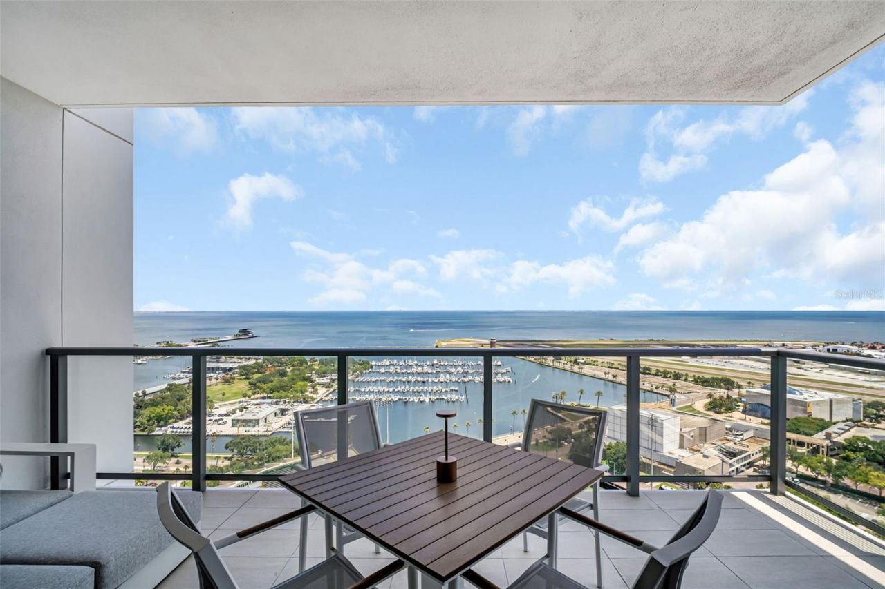 301 1st Street S, Unit 2501, Saint Petersburg, FL 33701 Photo