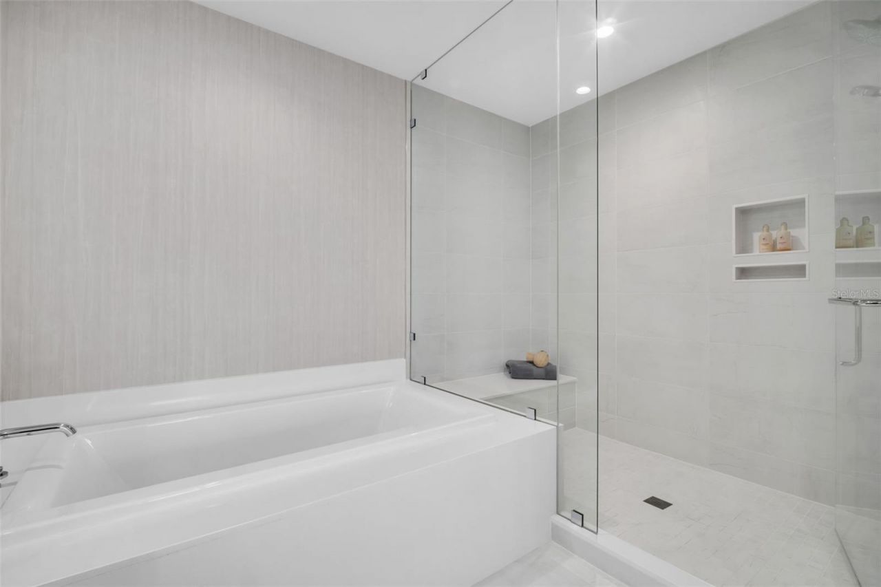 301 1st Street S, Unit 2501, Saint Petersburg, FL 33701 Photo