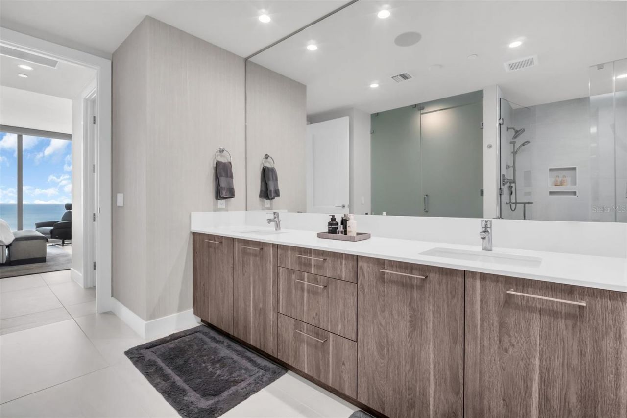 301 1st Street S, Unit 2501, Saint Petersburg, FL 33701 Photo