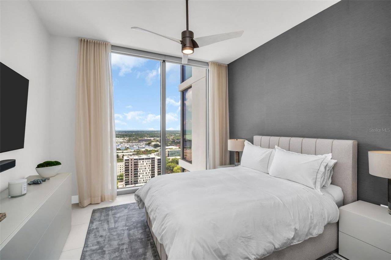 301 1st Street S, Unit 2501, Saint Petersburg, FL 33701 Photo