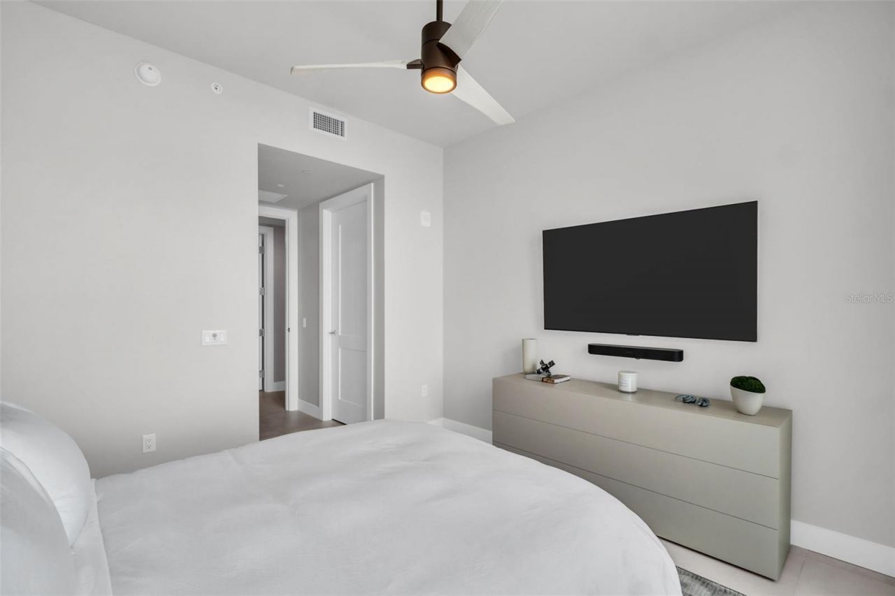 301 1st Street S, Unit 2501, Saint Petersburg, FL 33701 Photo