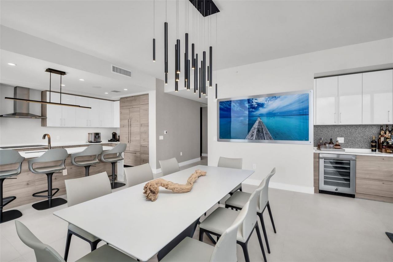 301 1st Street S, Unit 2501, Saint Petersburg, FL 33701 Photo