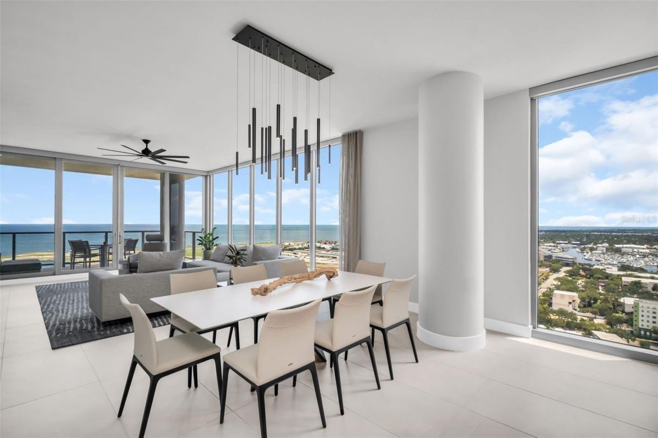 301 1st Street S, Unit 2501, Saint Petersburg, FL 33701 Photo
