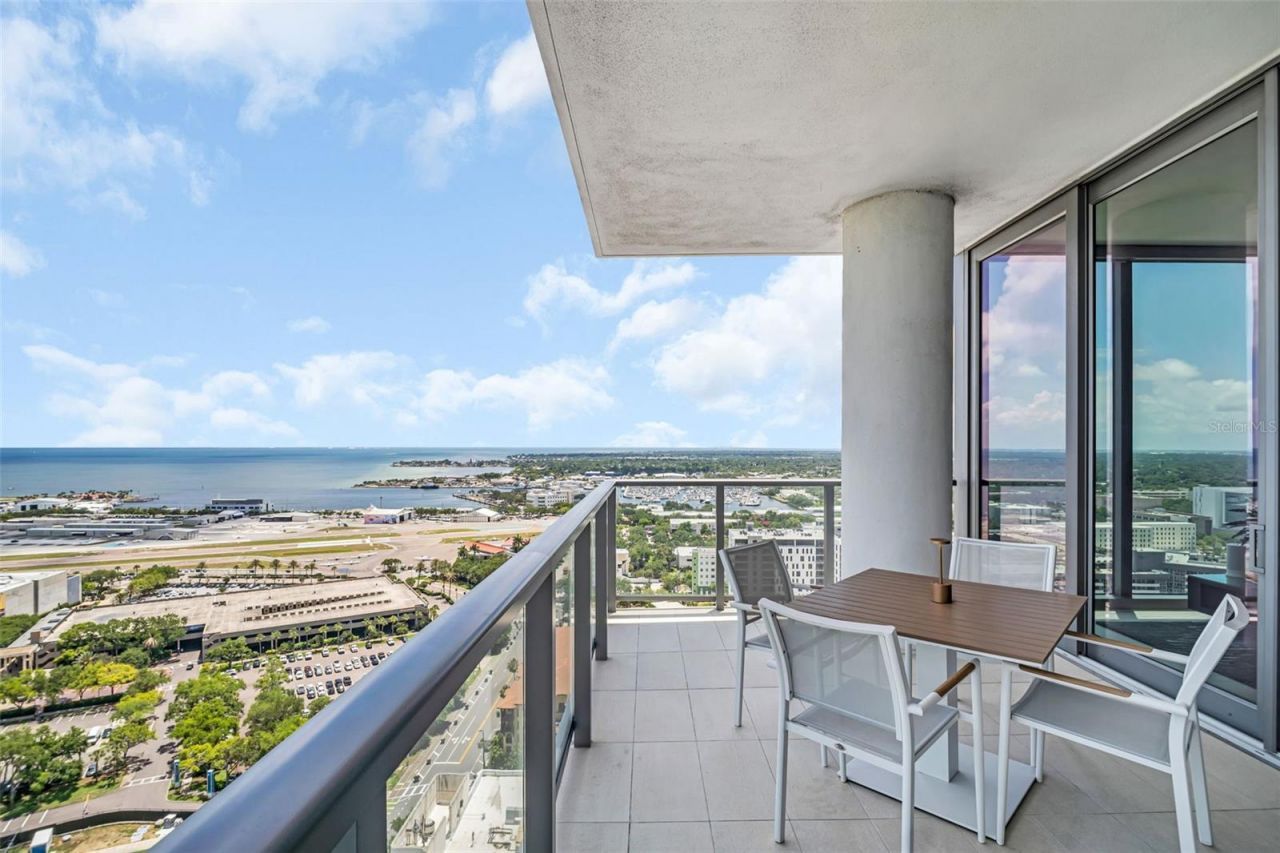 301 1st Street S, Unit 2501, Saint Petersburg, FL 33701 Photo