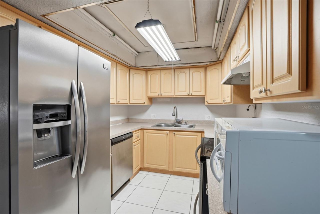 4715 Christa Court , Unit 335, Tampa, FL 33614 Photo