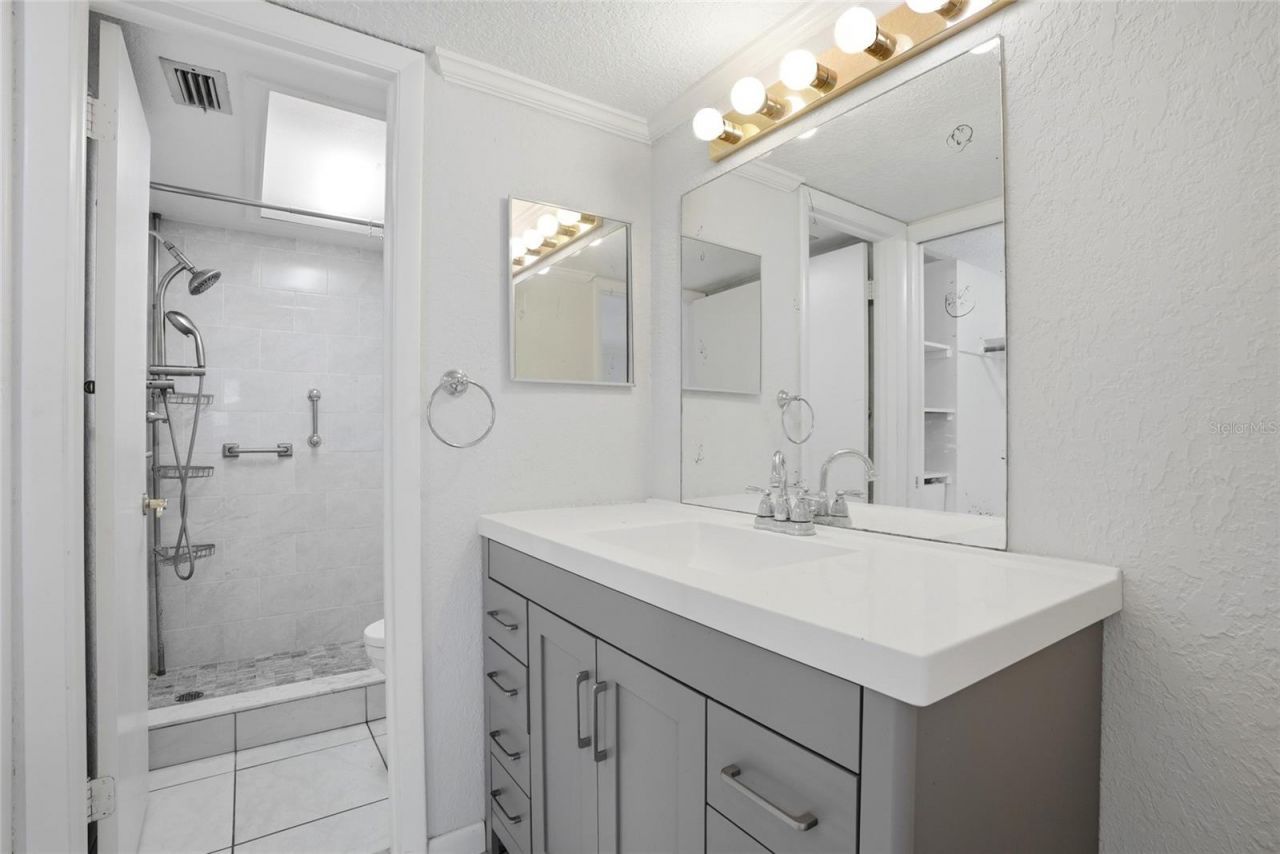 4715 Christa Court , Unit 335, Tampa, FL 33614 Photo
