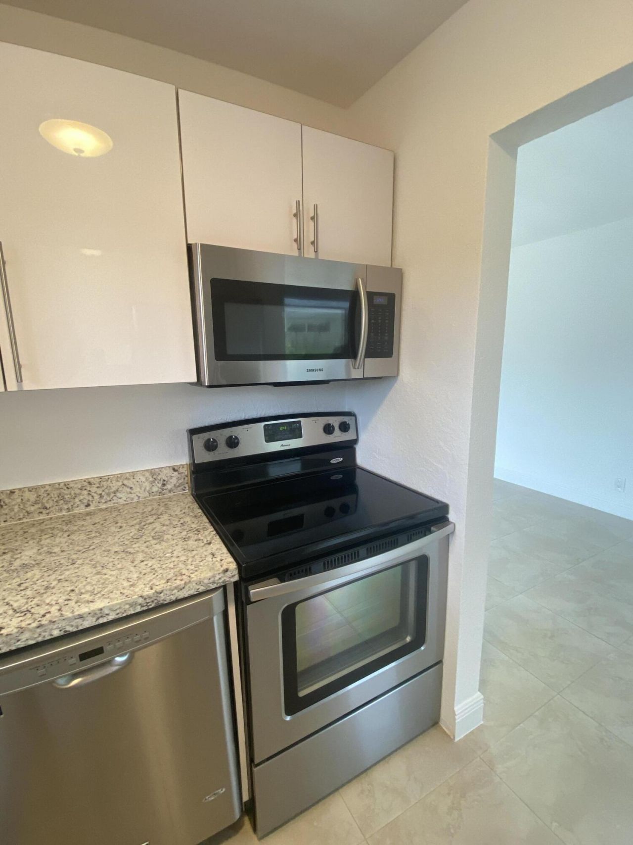 560-570 NE 19th Avenue, Deerfield Beach, FL 33441 Photo