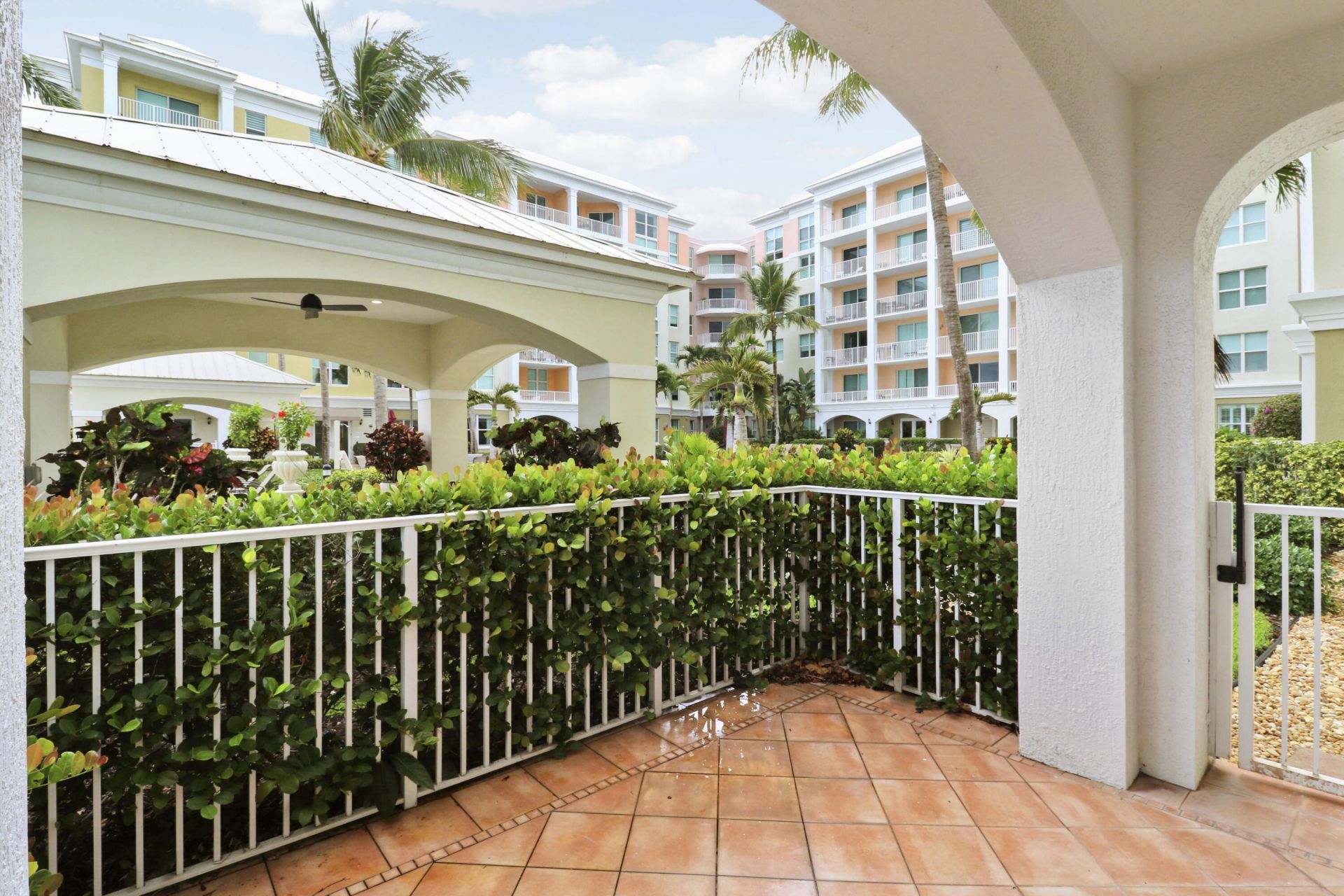 806 E Windward Way, Unit 102, Lantana, FL 33462 Photo
