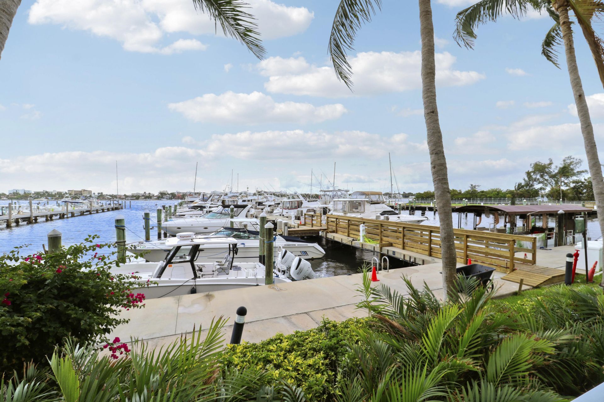 806 E Windward Way, Unit 102, Lantana, FL 33462 Photo