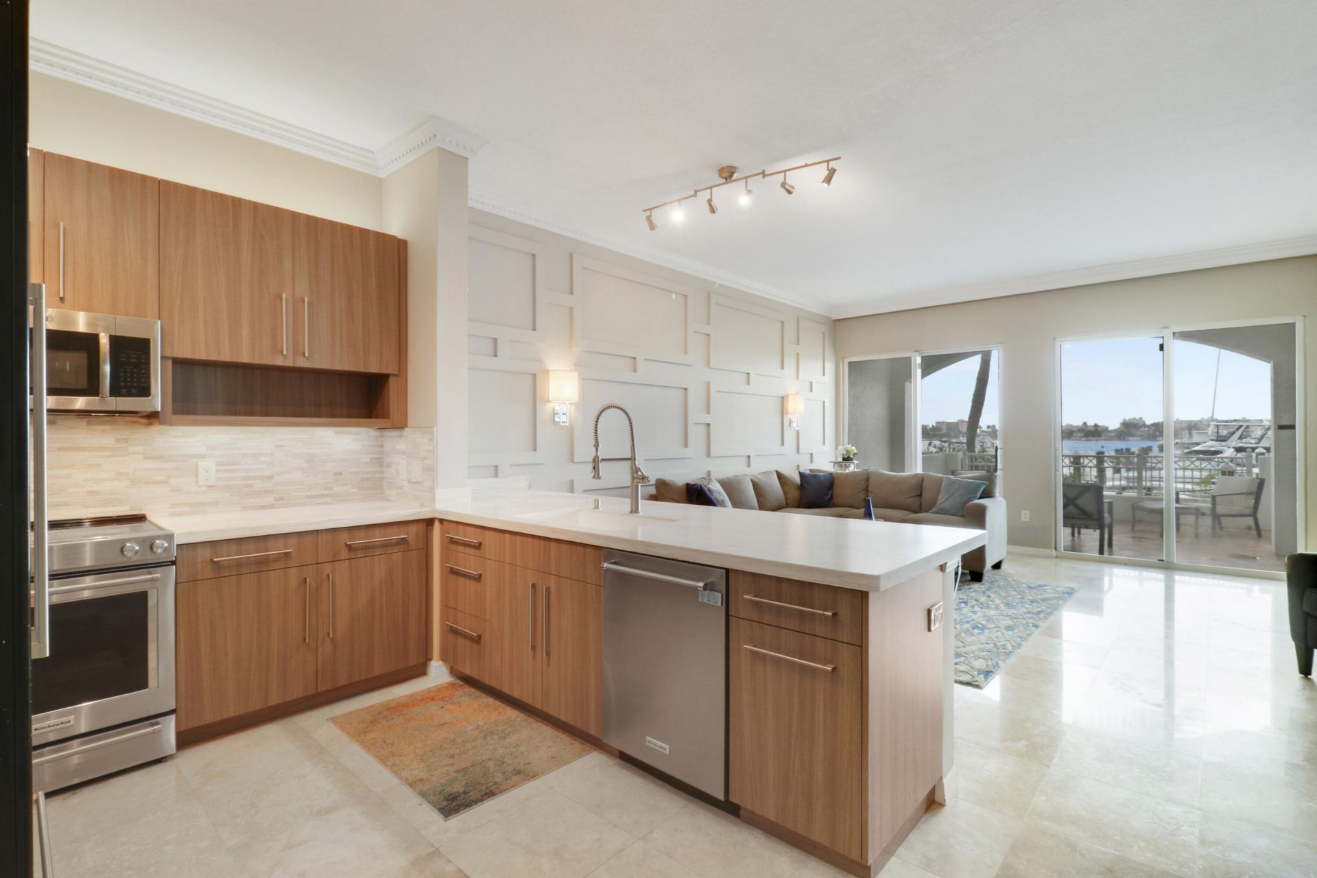 806 E Windward Way, Unit 102, Lantana, FL 33462 Photo