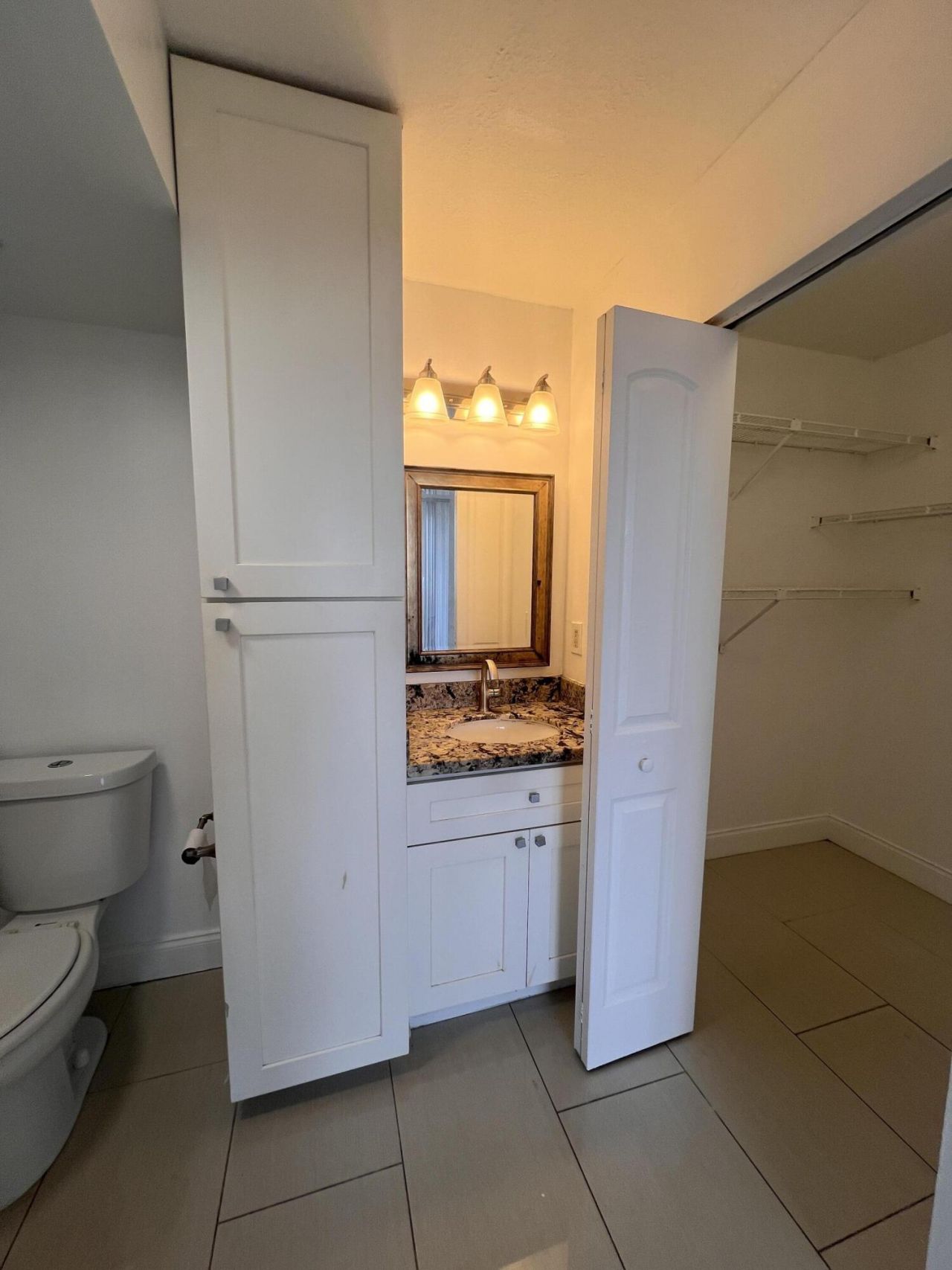 728 Executive Center Drive, Unit 11, West Palm Beach, FL 33401 Photo