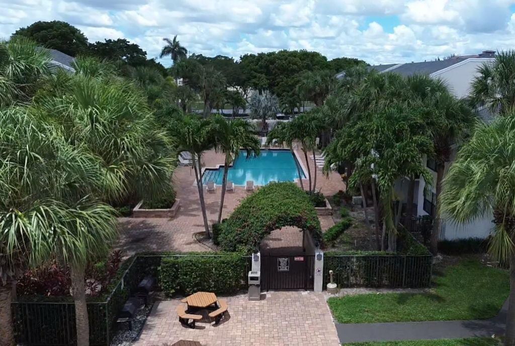 728 Executive Center Drive, Unit 11, West Palm Beach, FL 33401 Photo