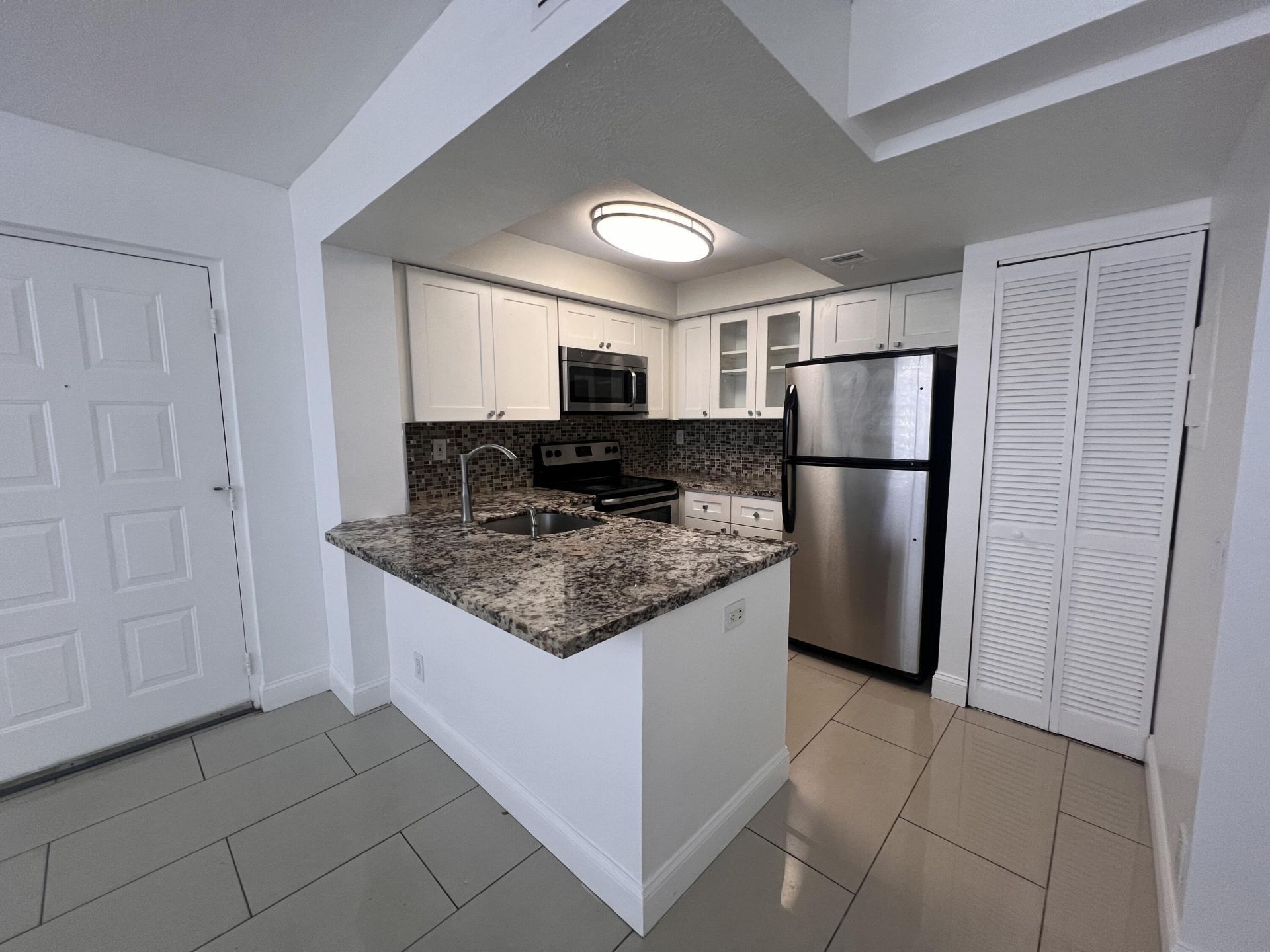 728 Executive Center Drive, Unit 11, West Palm Beach, FL 33401 Photo