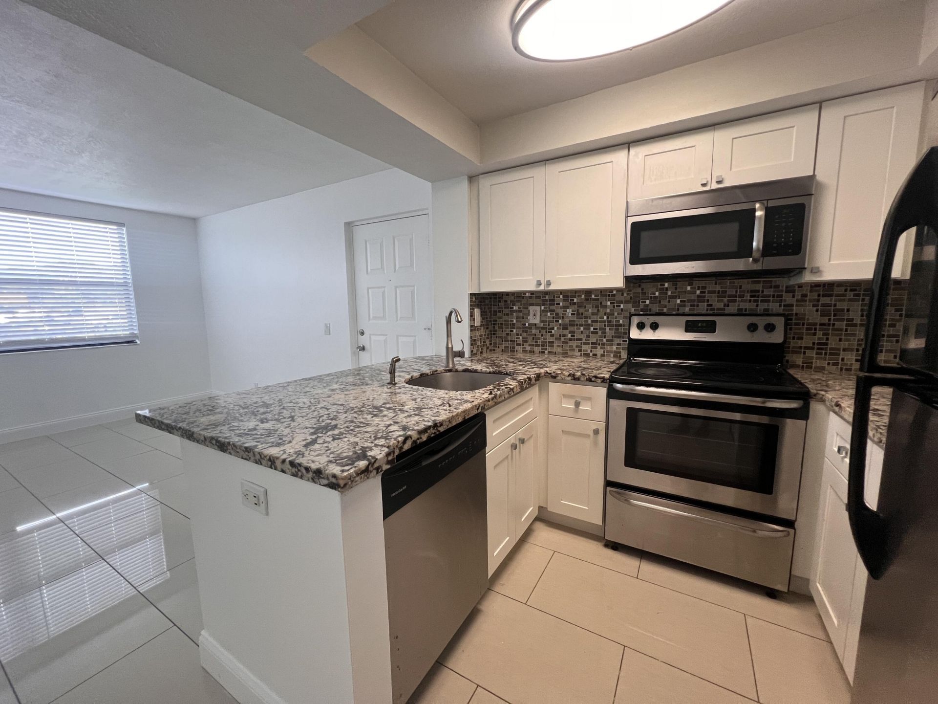 728 Executive Center Drive, Unit 11, West Palm Beach, FL 33401 Photo